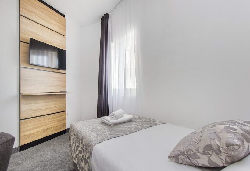 בית מלון כפרי Ville Imperial Vodice