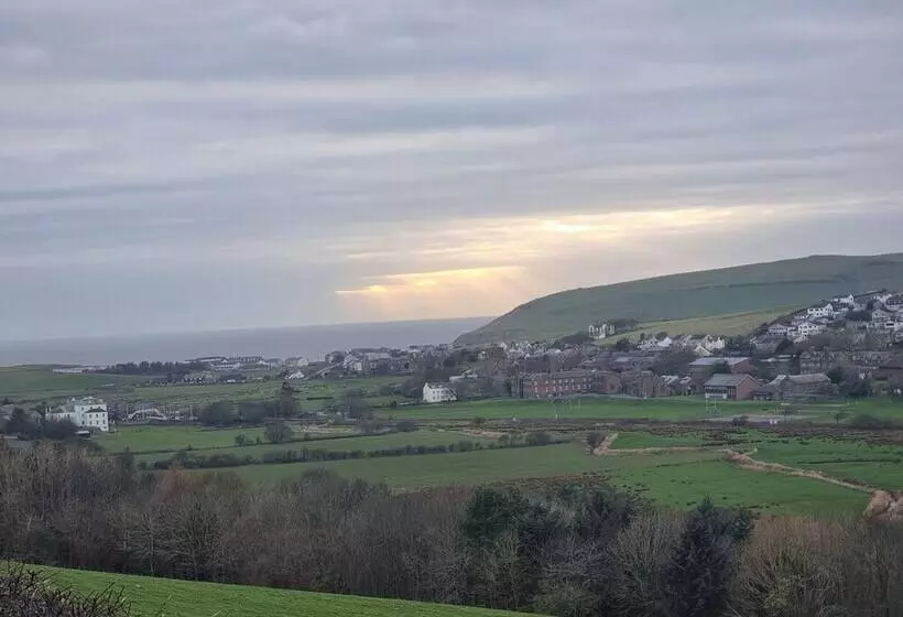 Impeccable Beachfront 2 Bed Cottage In St Bees