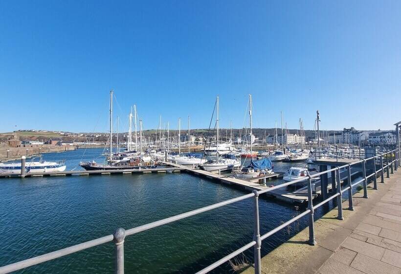 Impeccable Beachfront 2 Bed Cottage In St Bees