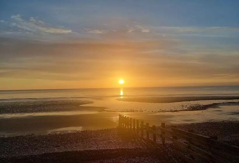 Impeccable Beachfront 2 Bed Cottage In St Bees