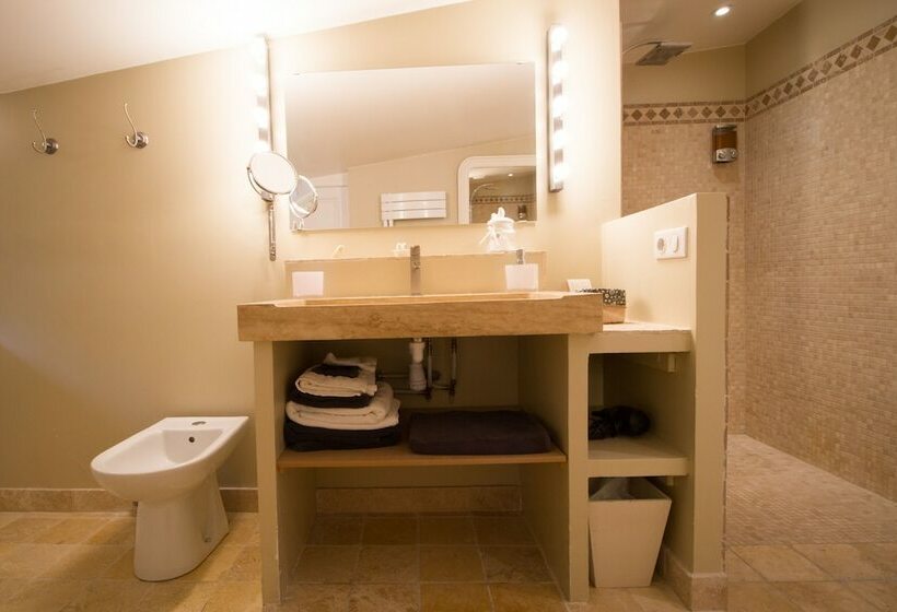 Пансион Aux Oiseaux De Provence