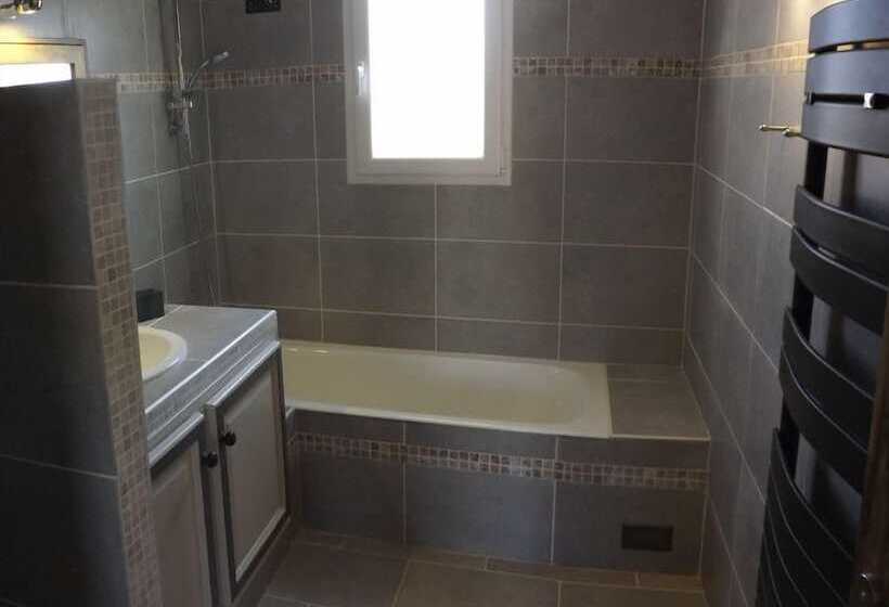 بنسيون Mas Dansavan