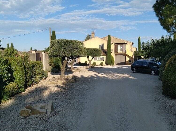 بنسيون Mas Dansavan