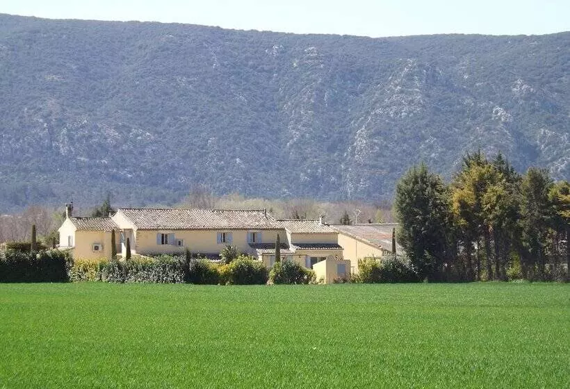 ペンション Mas Dansavan