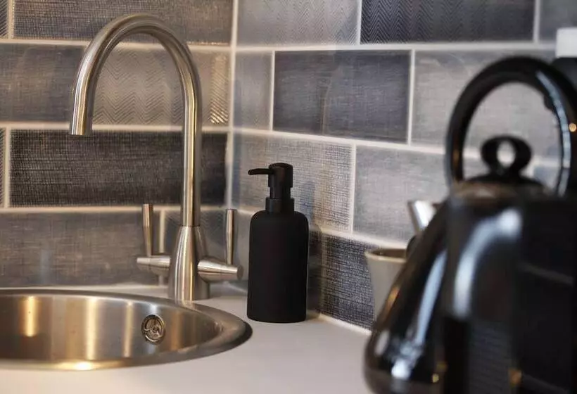 Hotelli No.12 Self Check In Apartments