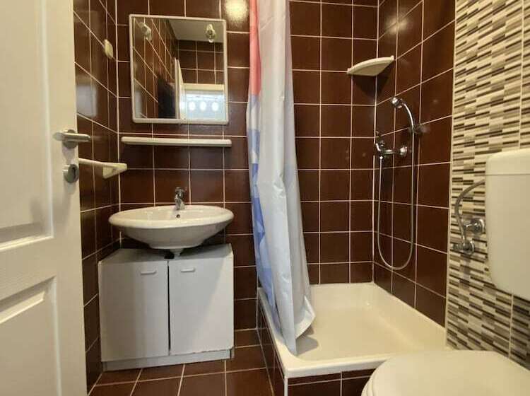 פנסיון Lighthouse Vodice