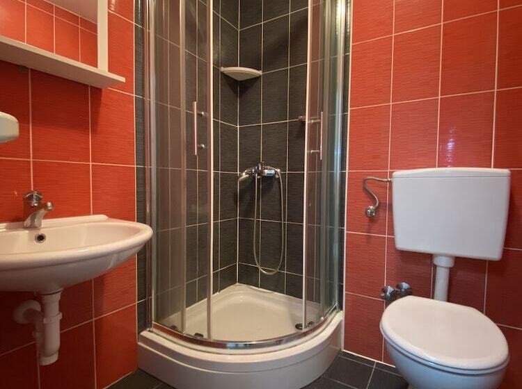 פנסיון Lighthouse Vodice