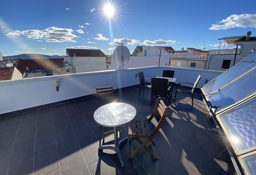 פנסיון Lighthouse Vodice