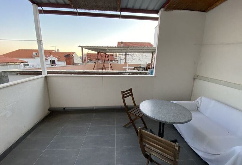 פנסיון Lighthouse Vodice