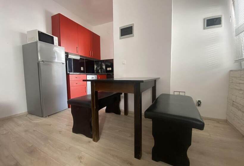 פנסיון Lighthouse Vodice