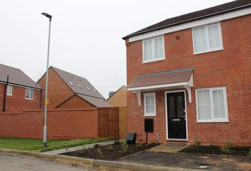 レジデンス Beautiful 1 Bed House In Peterborough
