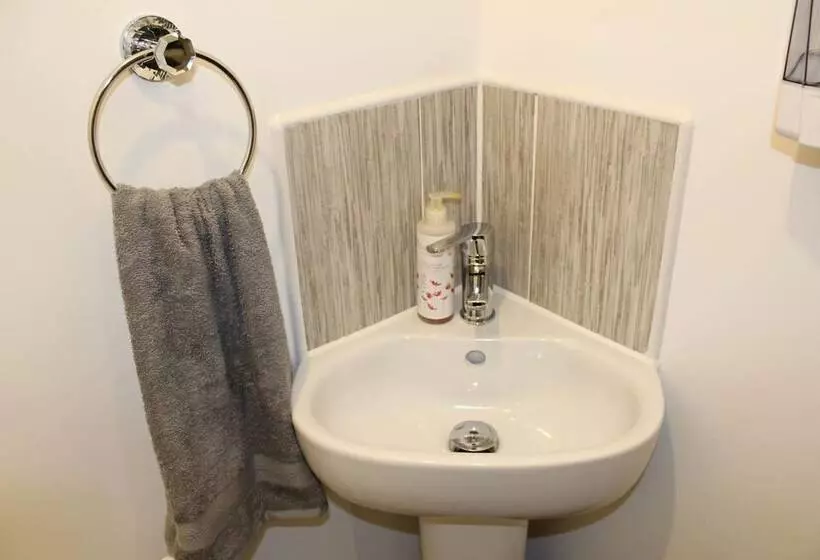 レジデンス Beautiful 1 Bed House In Peterborough