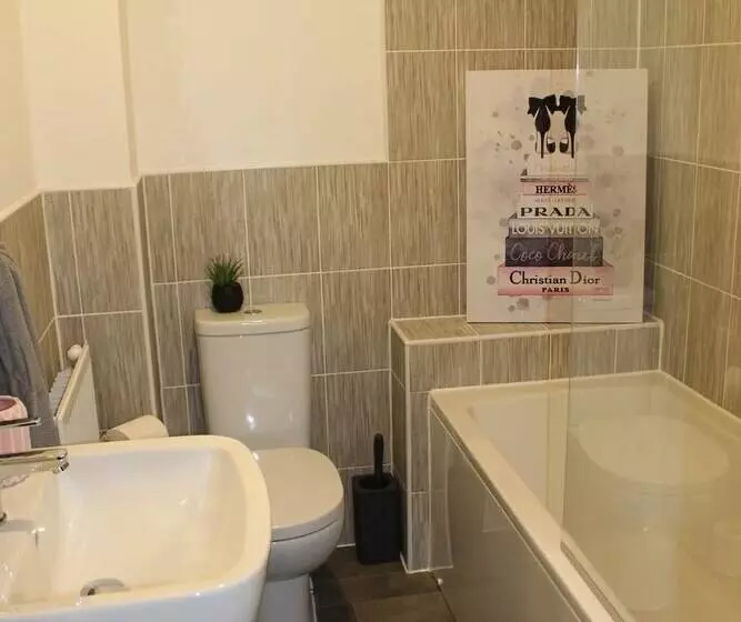 レジデンス Beautiful 1 Bed House In Peterborough