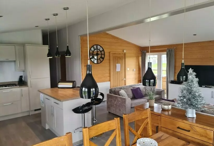 レジデンス Charming 3bed Lodge In Bury Saint Edmunds