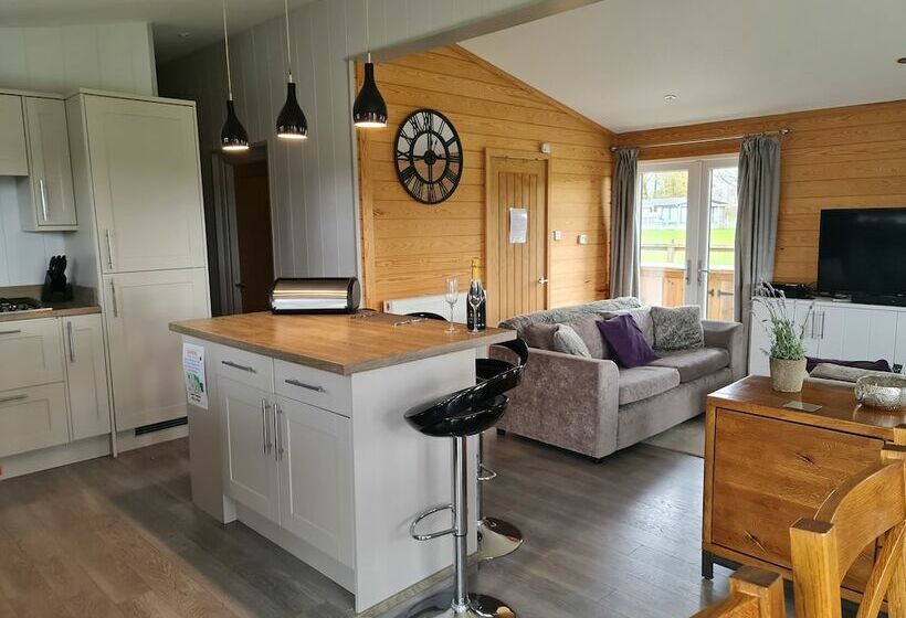 레지던스 Charming 3bed Lodge In Bury Saint Edmunds