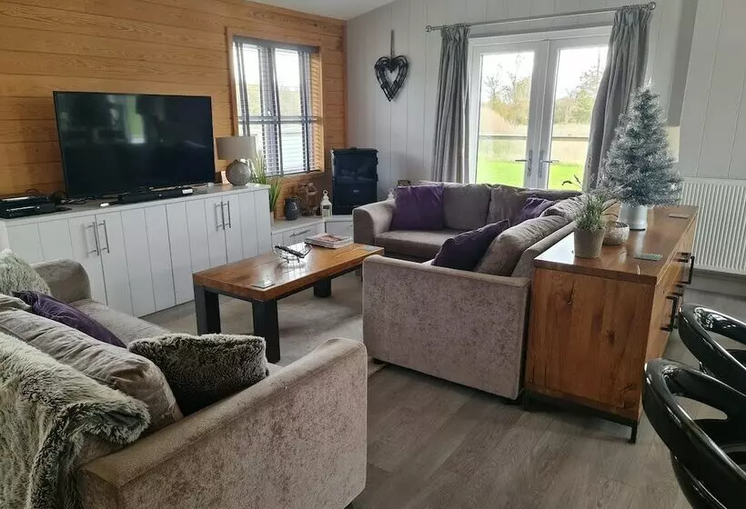 レジデンス Charming 3bed Lodge In Bury Saint Edmunds