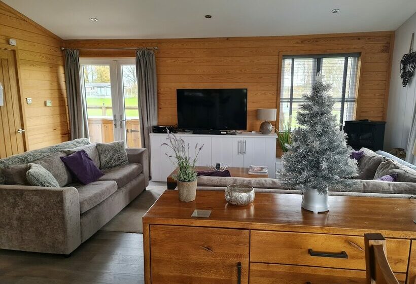 레지던스 Charming 3bed Lodge In Bury Saint Edmunds