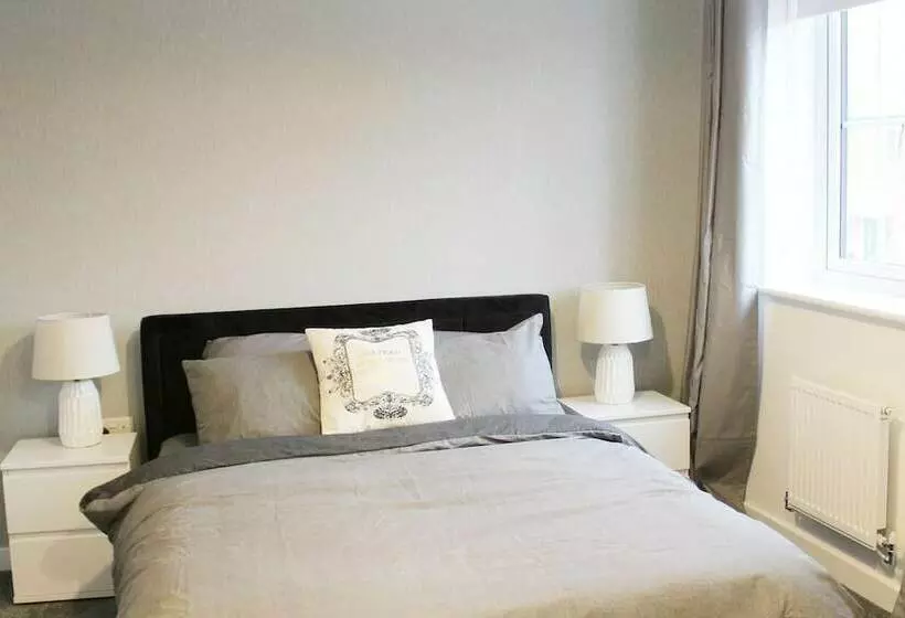 レジデンス Beautiful 1 Bed House In Peterborough