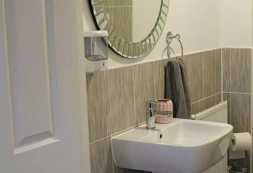 レジデンス Beautiful 1 Bed House In Peterborough