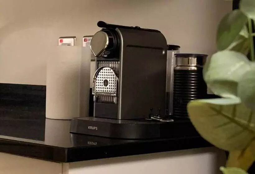 Cheerful 2 Bed Cottage With 2 Free Parking, Leeds