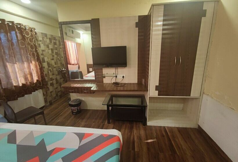 هتل Mukesh Residency