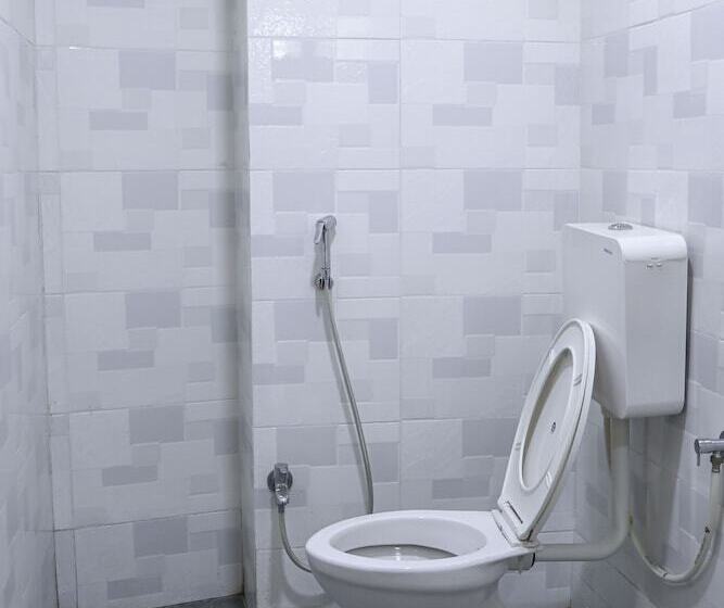 هتل Mukesh Residency