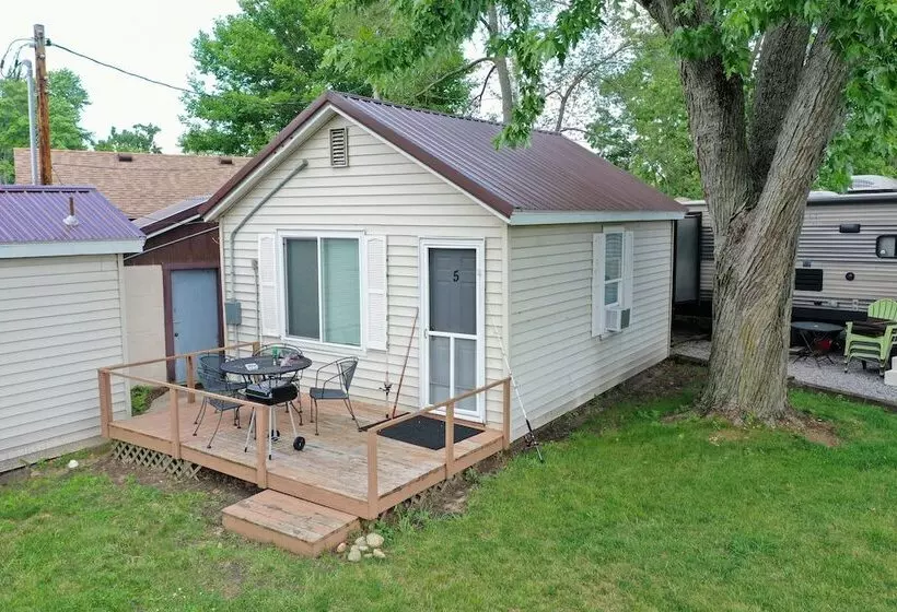 Paradise Cove Lakeside Cottages