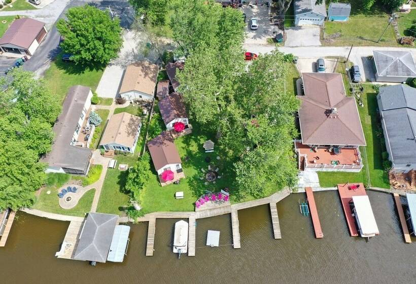 Paradise Cove Lakeside Cottages