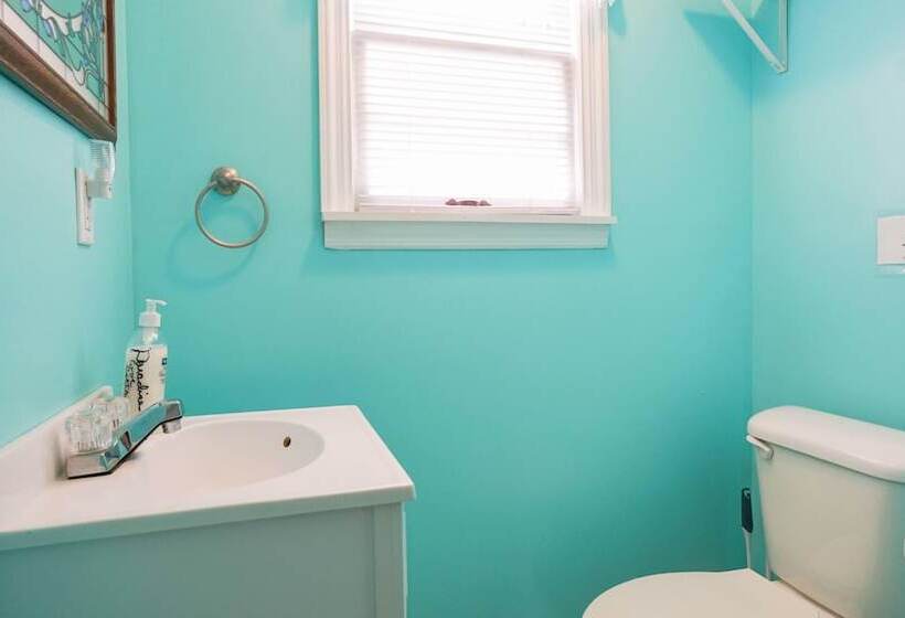 Paradise Cove Lakeside Cottages