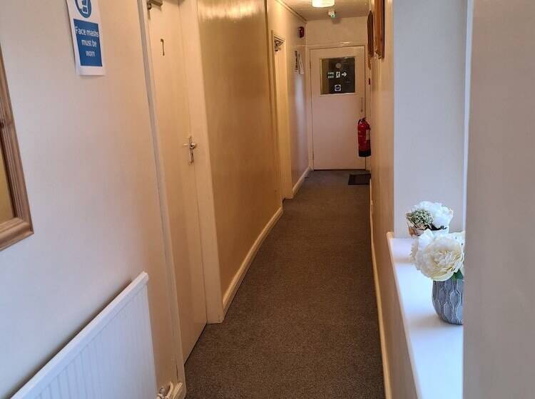 بنسيون The Coach House