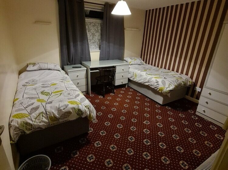 بنسيون The Coach House