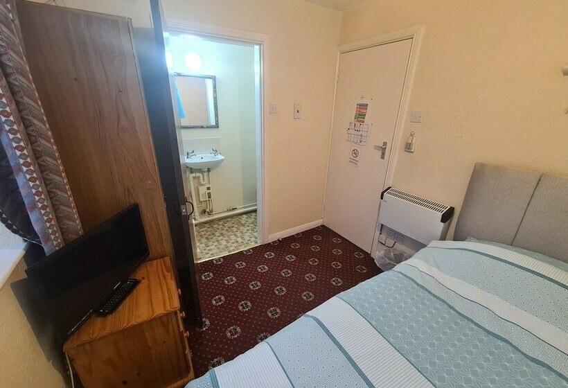 بنسيون The Coach House