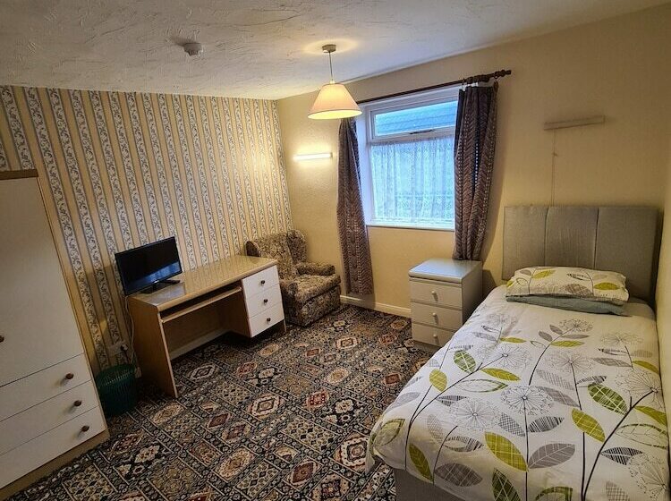 بنسيون The Coach House