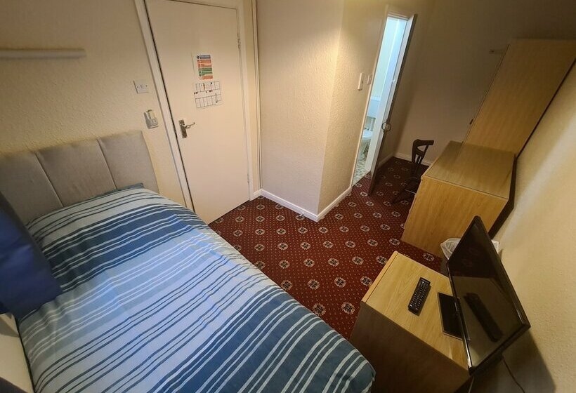 بنسيون The Coach House