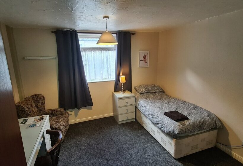 بنسيون The Coach House