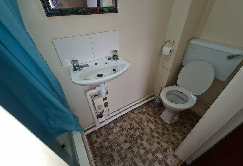 بنسيون The Coach House