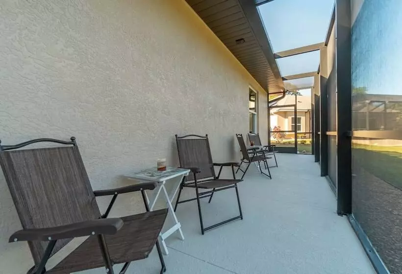 Aamiaismajoitus (B&B) Suite Dreams Guesthouse Aka Care Takeover Home