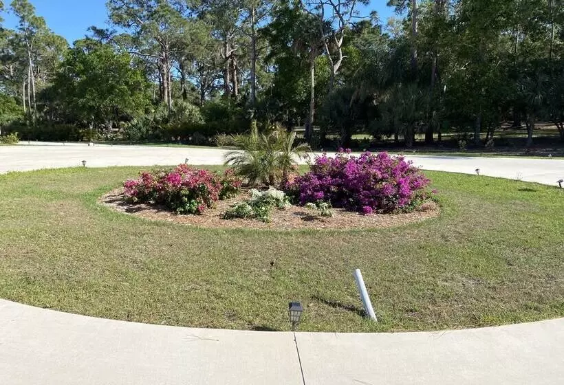 Aamiaismajoitus (B&B) Suite Dreams Guesthouse Aka Care Takeover Home