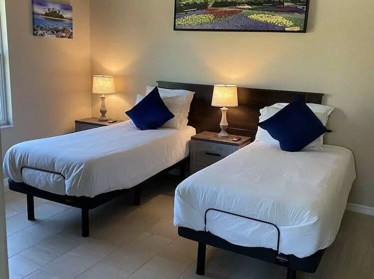 Aamiaismajoitus (B&B) Suite Dreams Guesthouse Aka Care Takeover Home