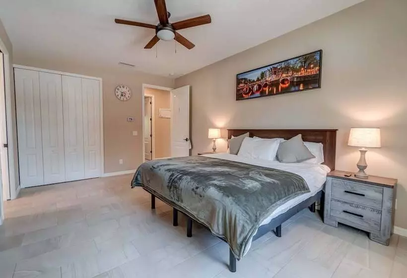 Aamiaismajoitus (B&B) Suite Dreams Guesthouse Aka Care Takeover Home