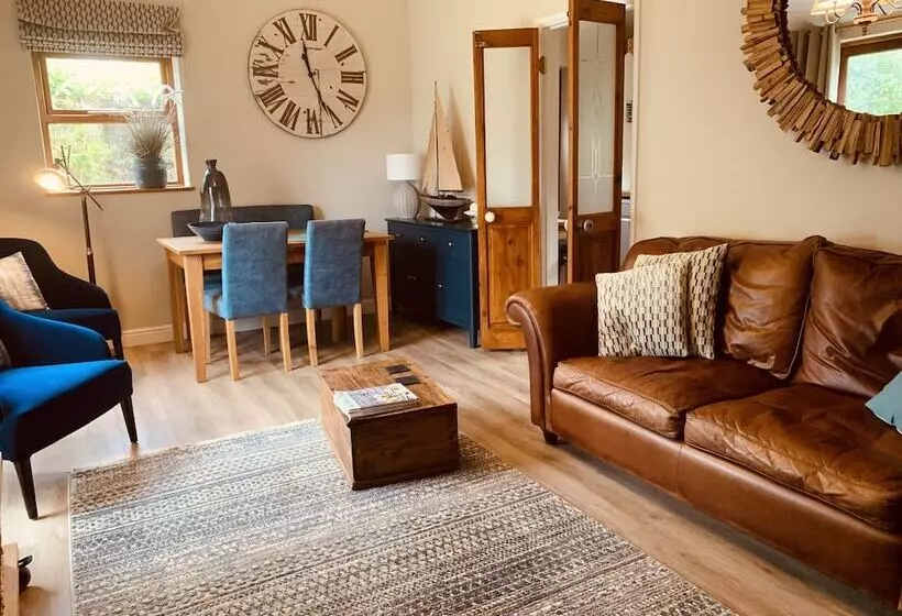 Come & Stay On A Real Norfolk Vineyard