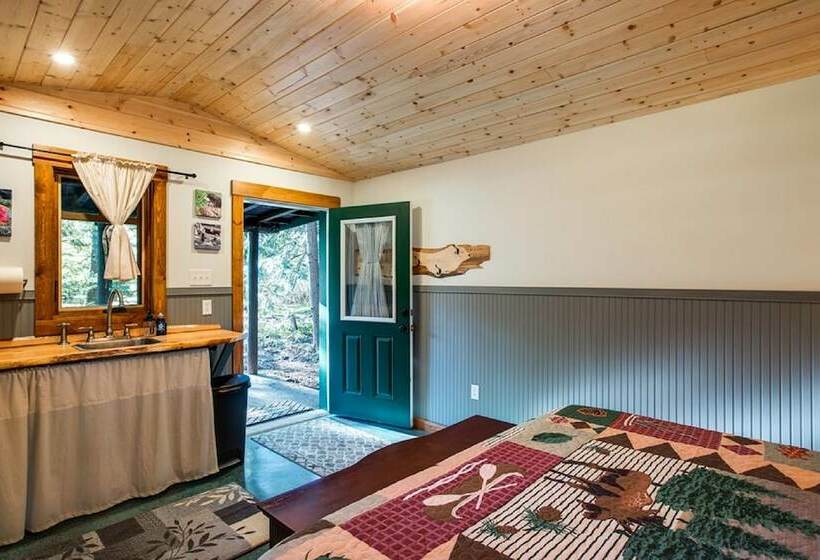 72mf Rustic Pets Ok Sleeps 2