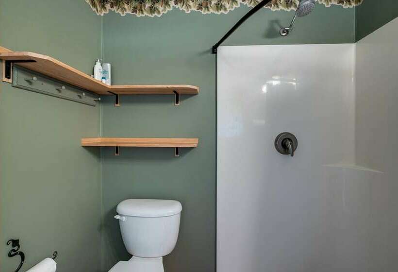 72mf Rustic Pets Ok Sleeps 2