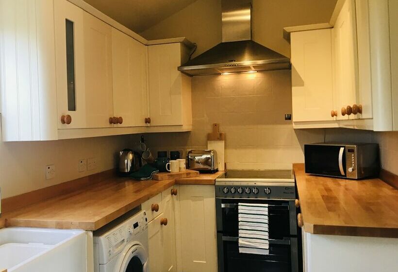 Come & Stay On A Real Norfolk Vineyard