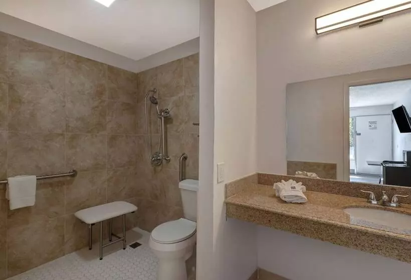 Motelli Studio 6 Branson West Mo Silver Dollar City