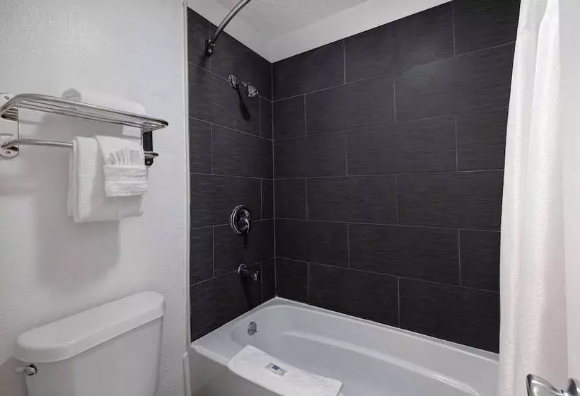 Motelli Studio 6 Branson West Mo Silver Dollar City