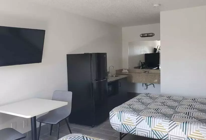 Motelli Studio 6 Branson West Mo Silver Dollar City