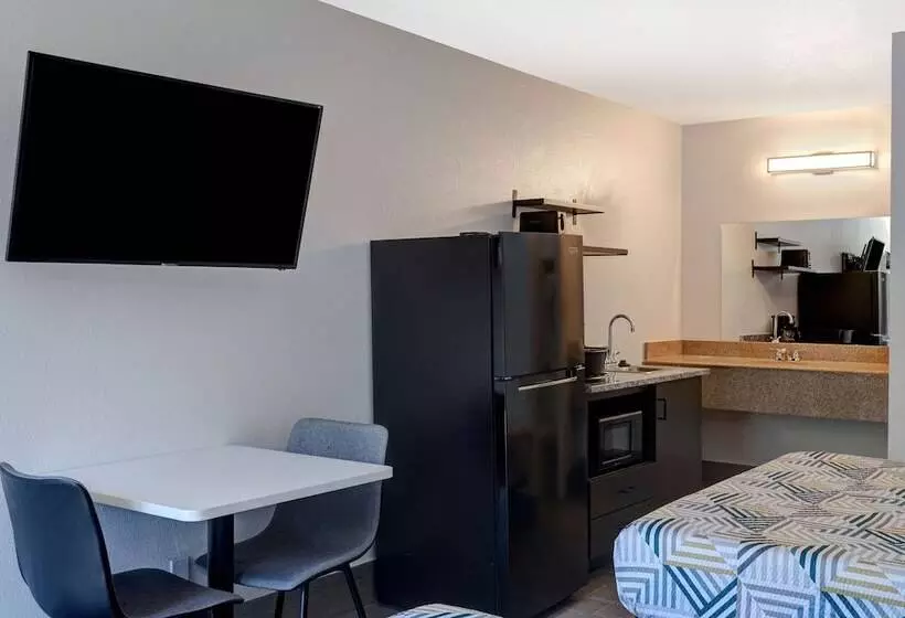 Motelli Studio 6 Branson West Mo Silver Dollar City