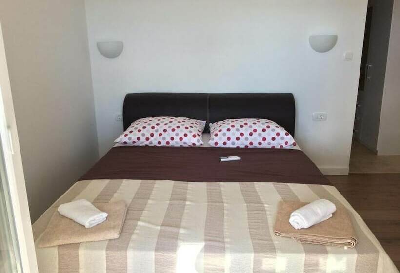 펜션 Imotski Blaue See Apartments , Pool