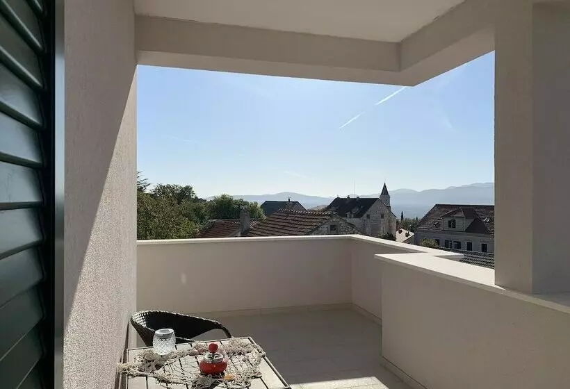 Majatalo Imotski Blaue See Apartments , Pool